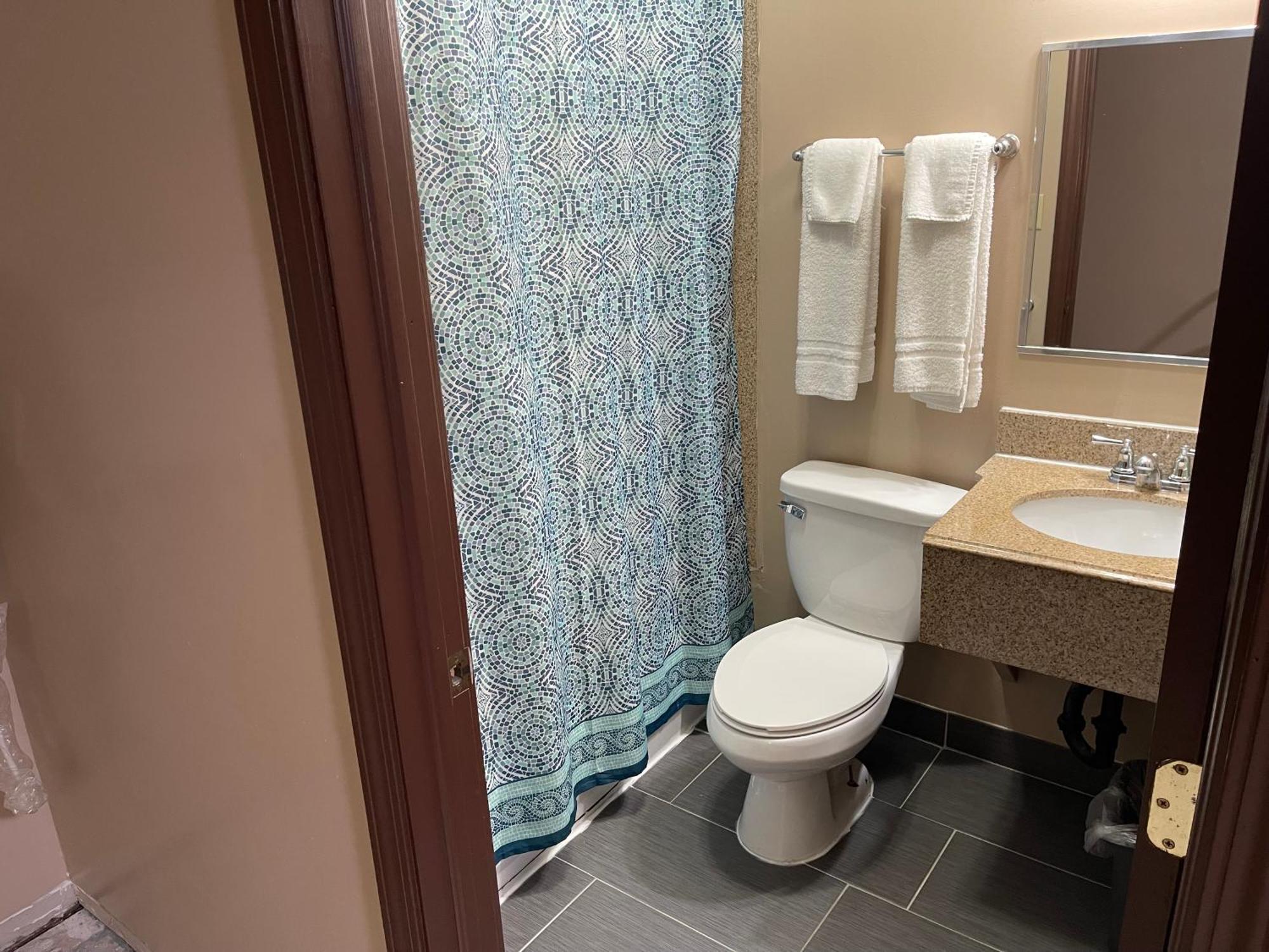 Economy Inn & Suites アシュタビューラ エクステリア 写真