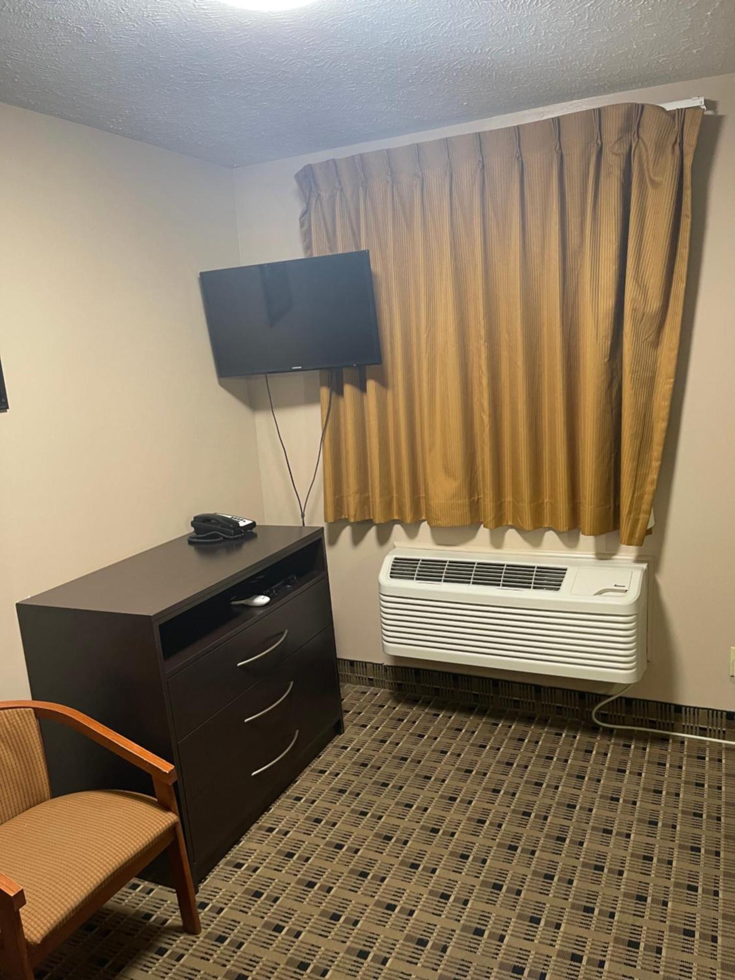 Economy Inn & Suites アシュタビューラ エクステリア 写真
