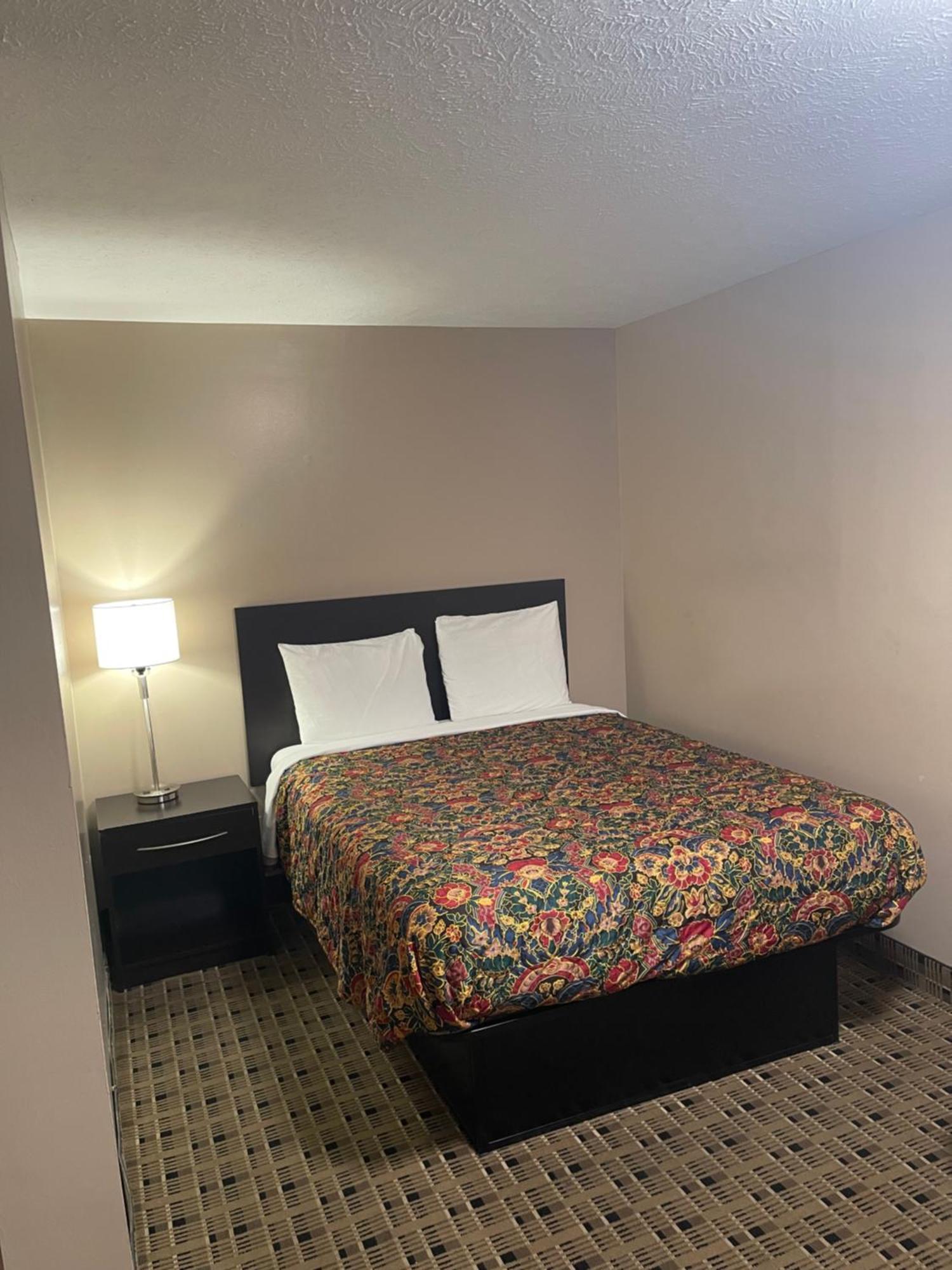Economy Inn & Suites アシュタビューラ エクステリア 写真
