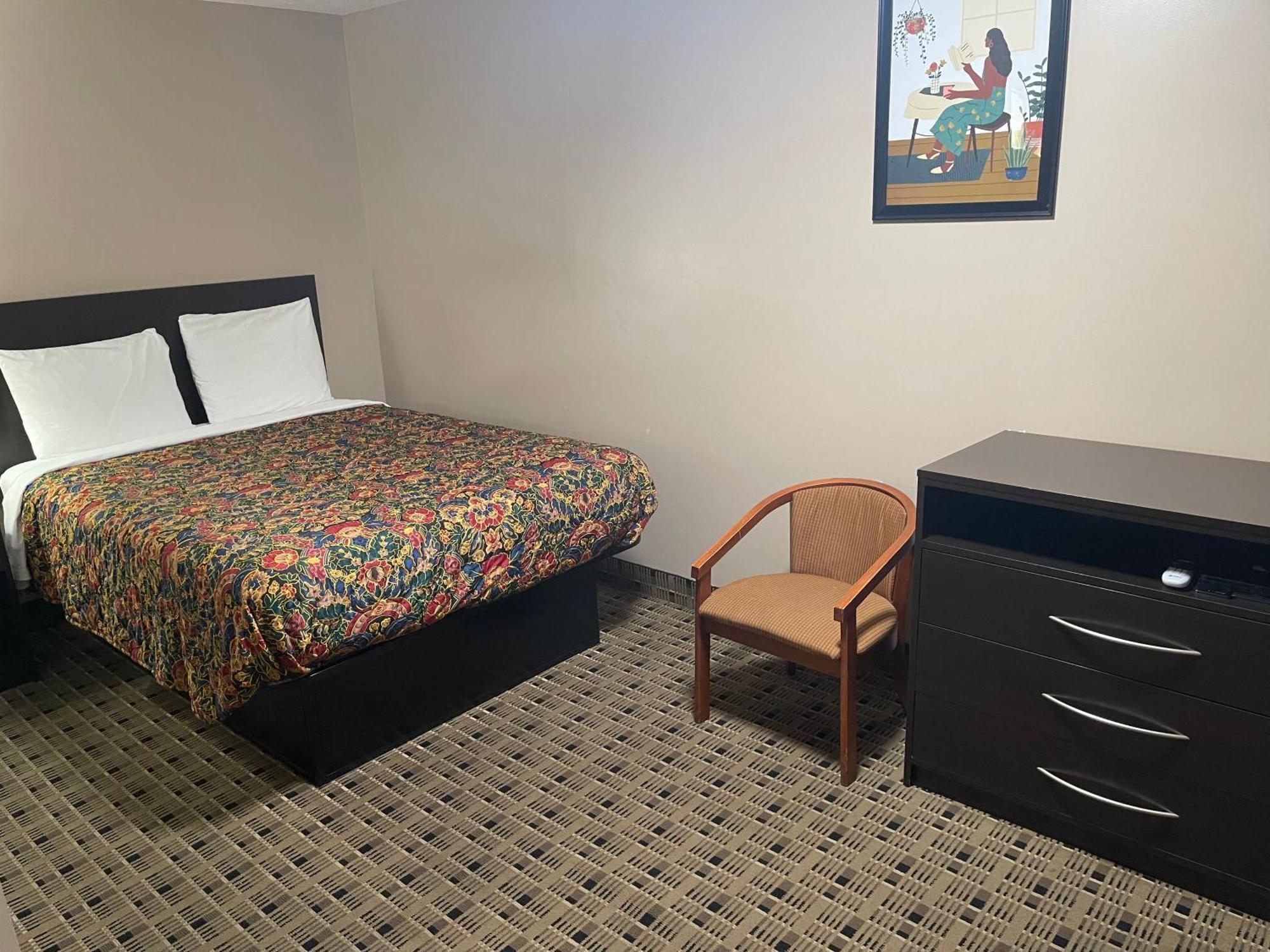 Economy Inn & Suites アシュタビューラ エクステリア 写真