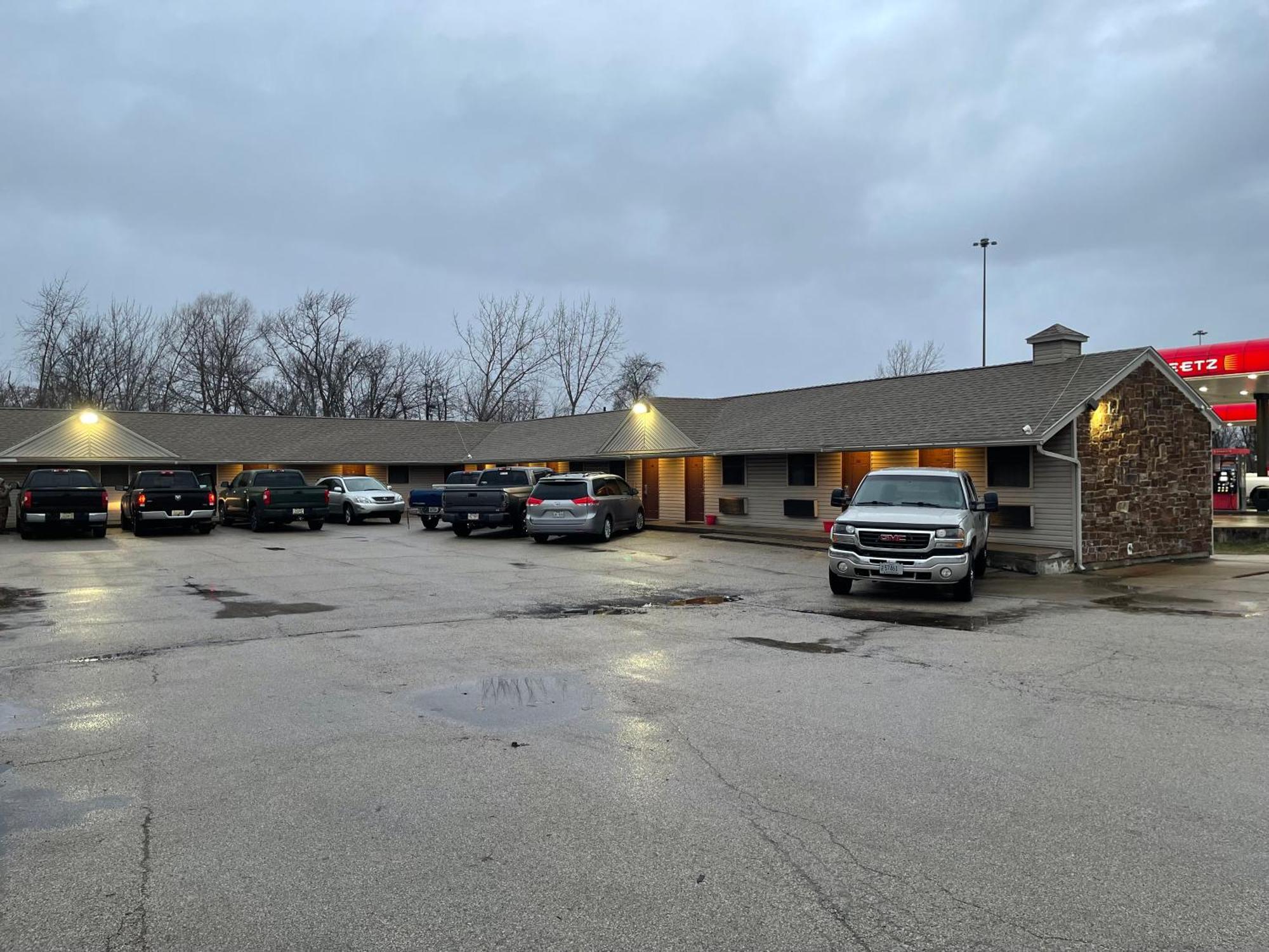 Economy Inn & Suites アシュタビューラ エクステリア 写真