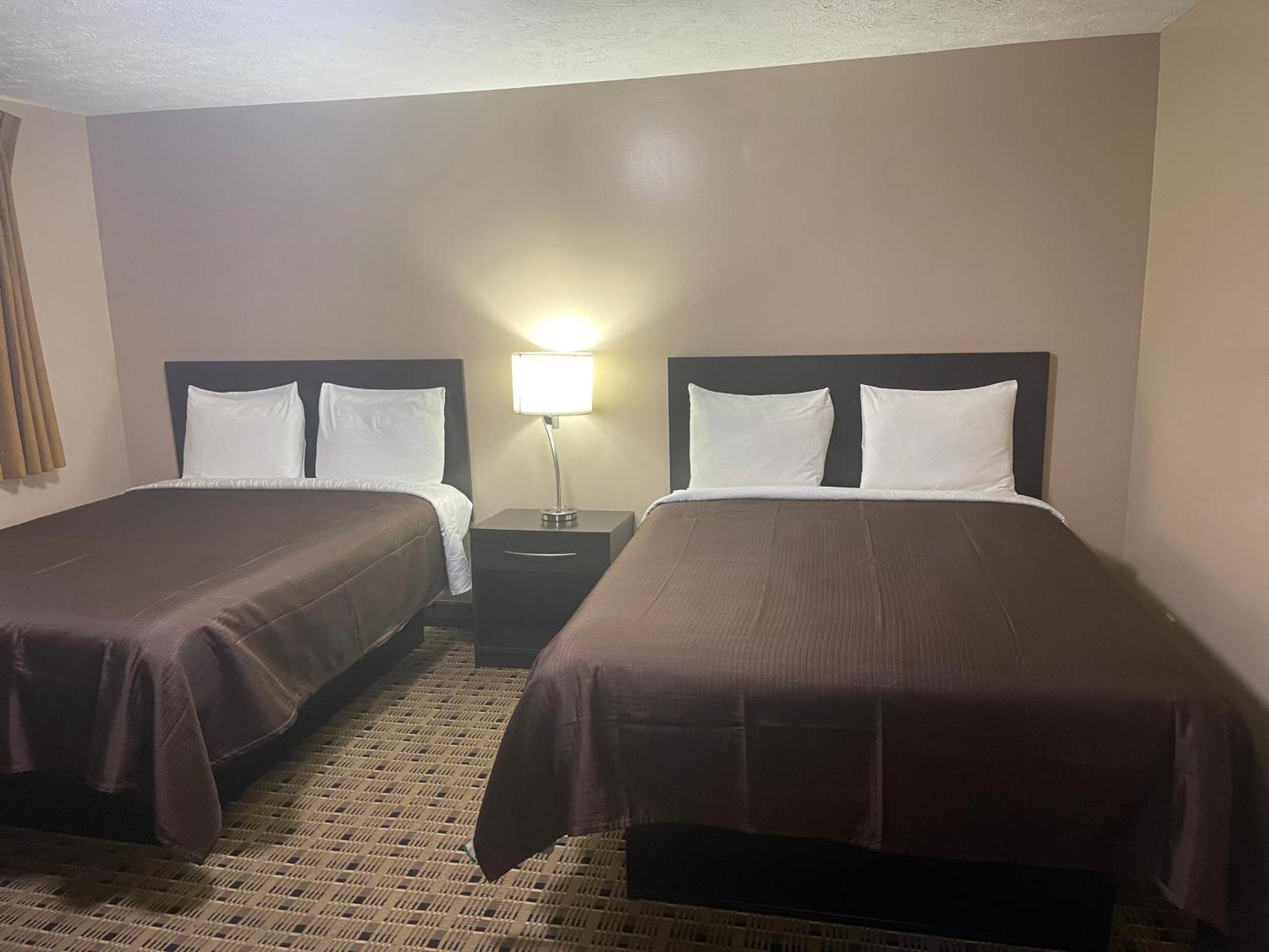 Economy Inn & Suites アシュタビューラ エクステリア 写真