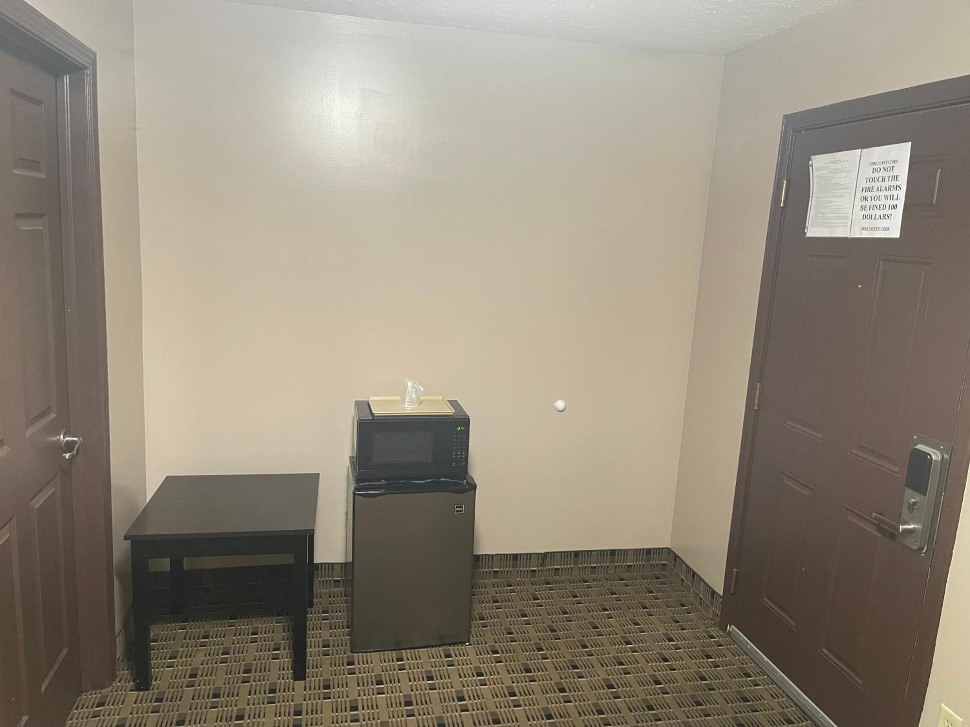 Economy Inn & Suites アシュタビューラ エクステリア 写真